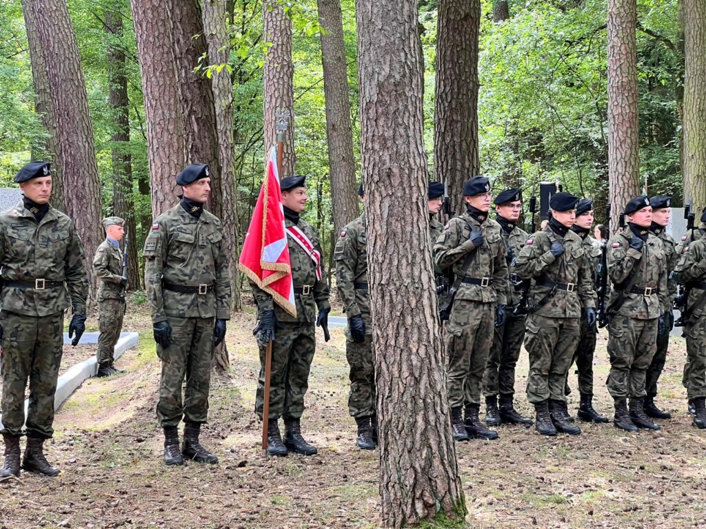 Lasy Palędzko-Zakrzewskie - Kwatera Siedmiu Grobów